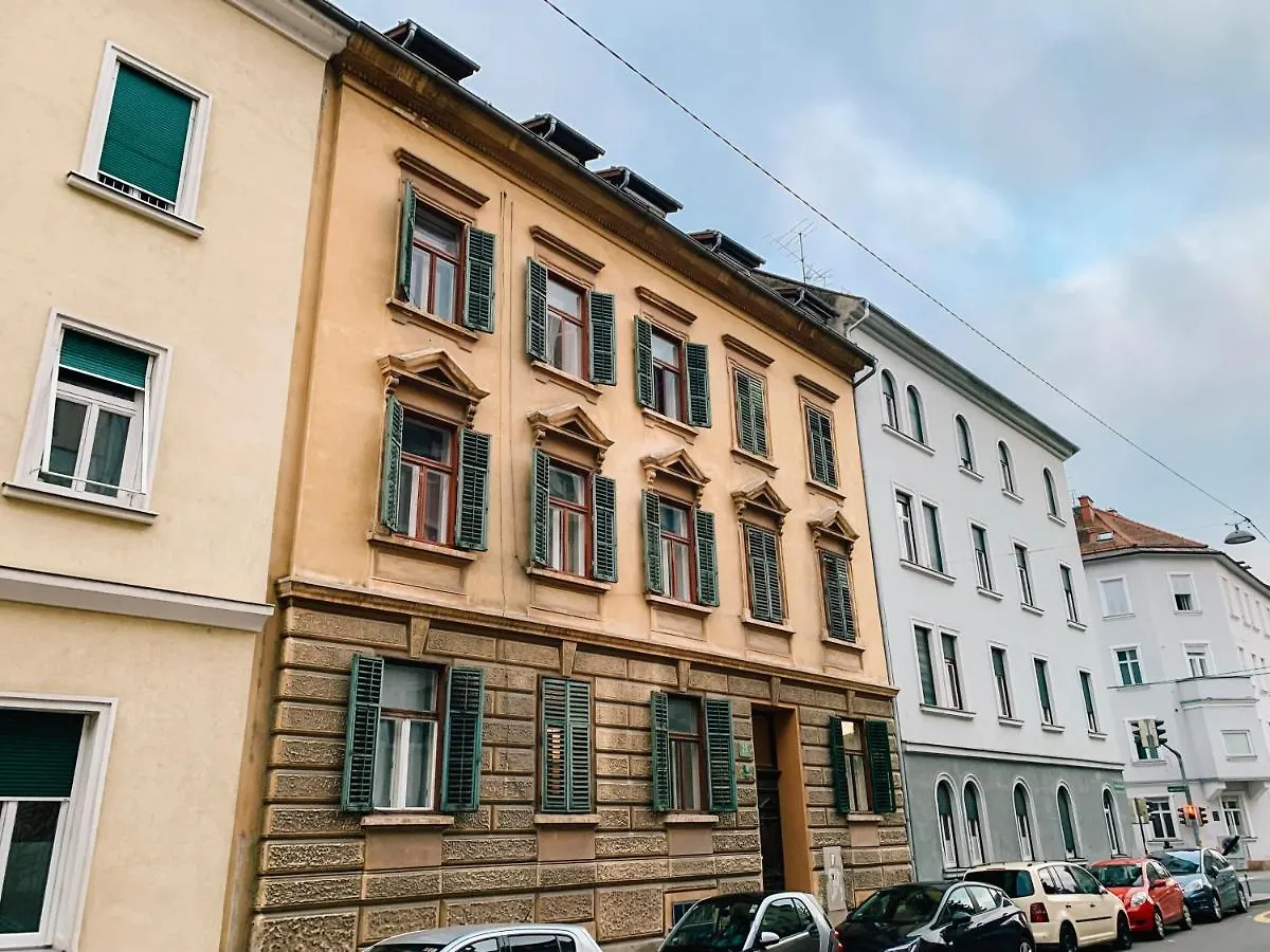 Cozy City Apartment - By Nahuen Suites Graz Austria